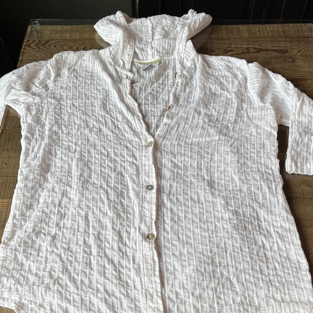 White Textured effortless Button-Up Shirt / Cover Up w Hoodie 🤩 - Picture 11 of 12